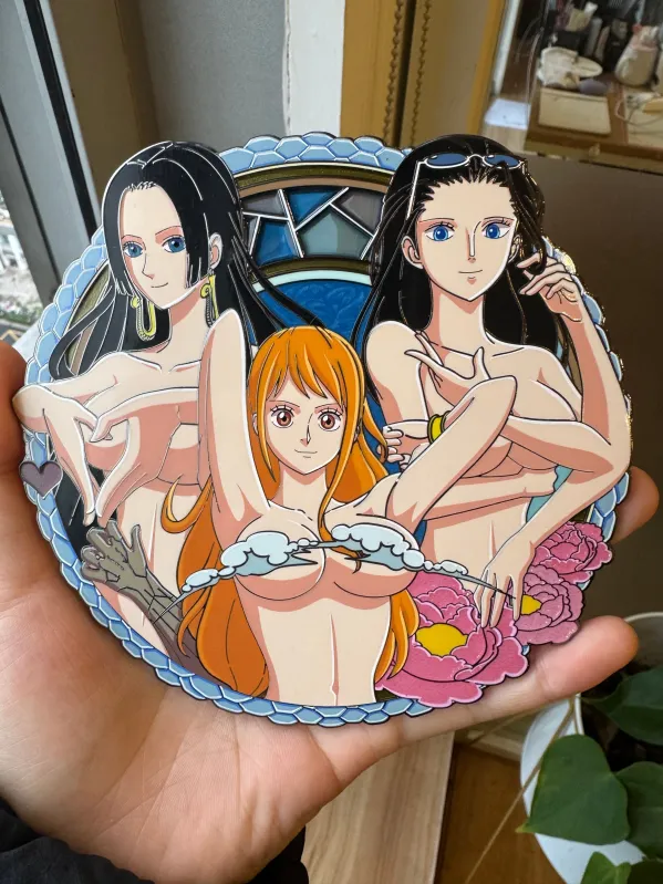 3 queens enamel pin (in hand)